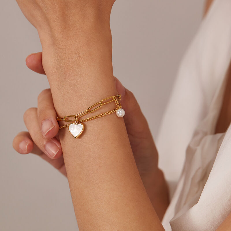 Niche-Designed, Personalized, Temperamental & Versatile Heart-Shaped Pearl Stainless Steel Bracelet